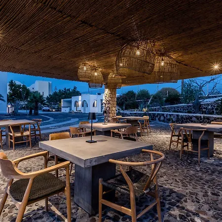 Nuvia Suites Szálloda 4*