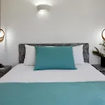Nuvia 4*