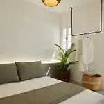 Nuvia 4*