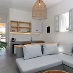 Nuvia 4*