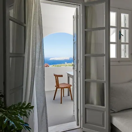 호텔 Nuvia Suites 4*