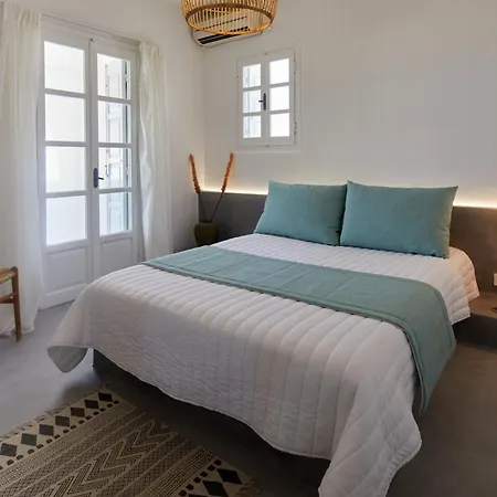 Nuvia 4*