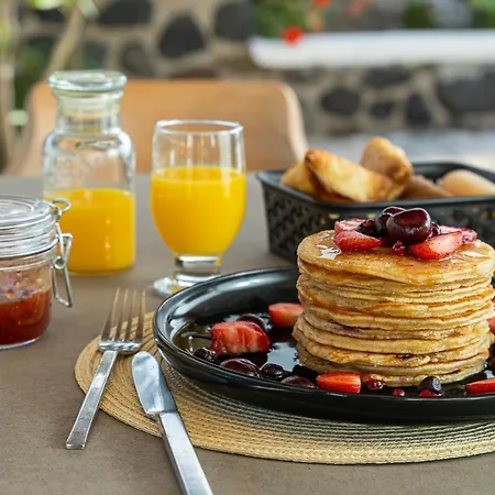 호텔 Nuvia Suites 4*