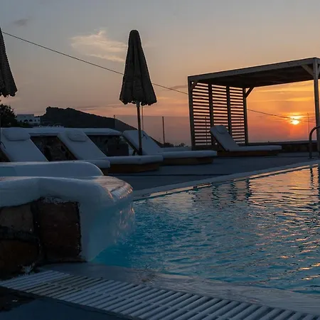 Symmetry 4* Akrotiri (Santorini)