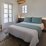 Nuvia 4*