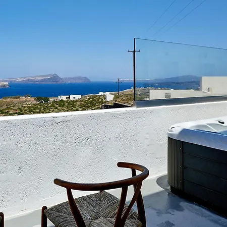 Nuvia Hotel 4*