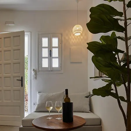 Nuvia Hotel Akrotiri (Santorini)
